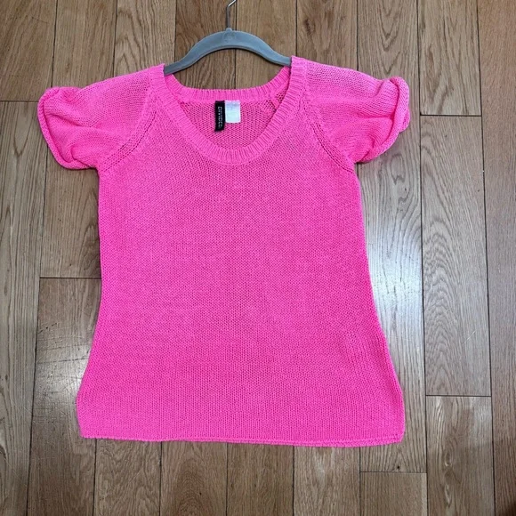 H & M Divided Hot Pink V-Neck Knit Top - Picture 2 of 11